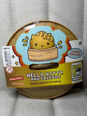 COMIC CON Hello Kitty and Friends Golden Edition Mystery Squishy Dumpling
